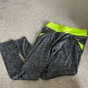 Leggings with zipper